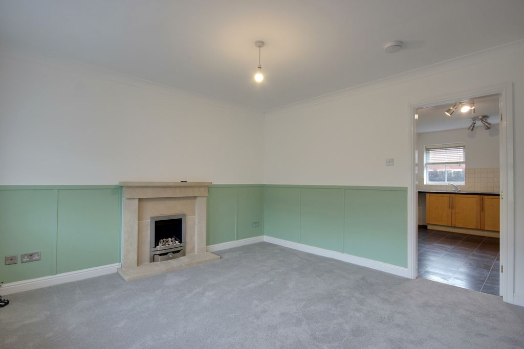 Property photo 3 of 18 1 Lounge B