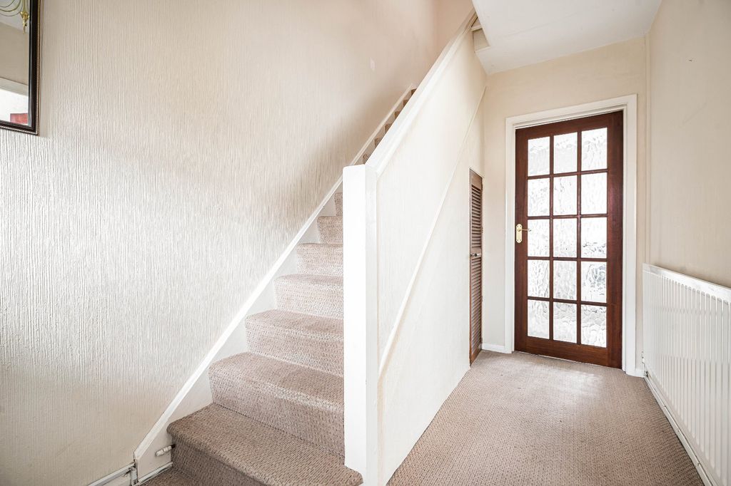 Property photo 2 of 24 Hallway