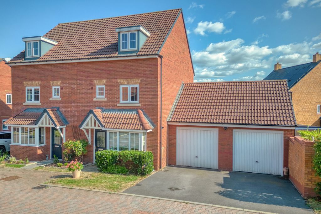 Property photo 1 of 22 Ewemove Taunton - Perry Hayes (2)