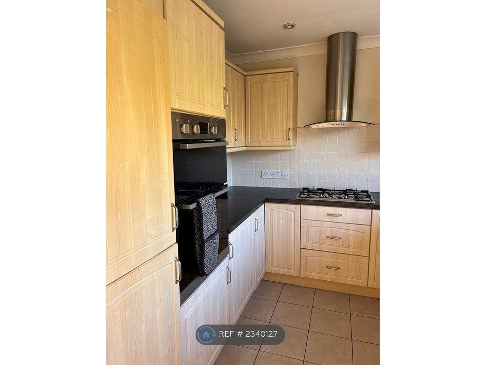 Property photo 3 of 13 Kitchen