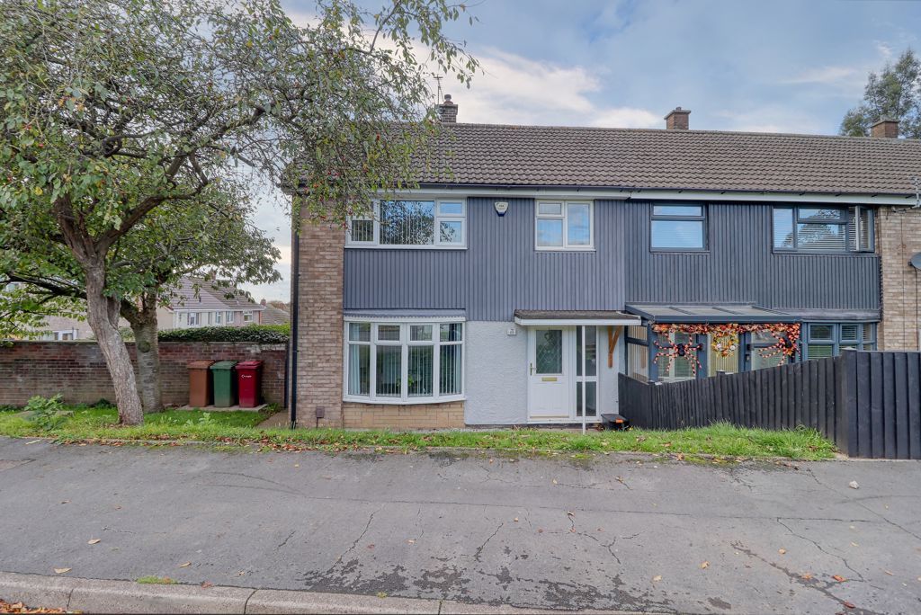 Property photo 1 of 12 Frontal