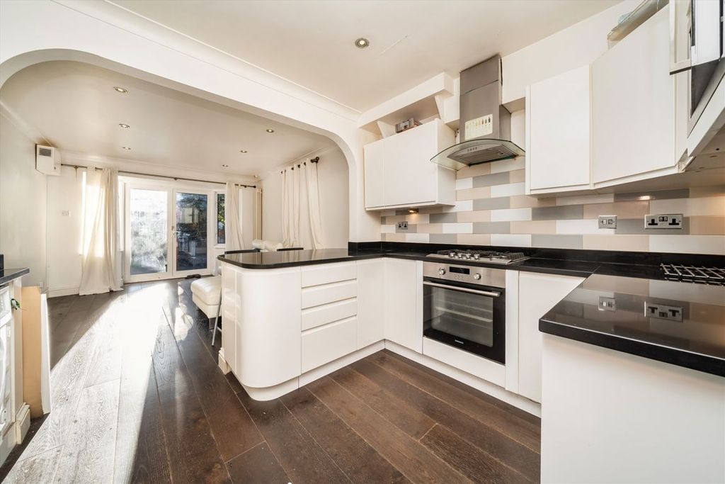 Property photo 3 of 7