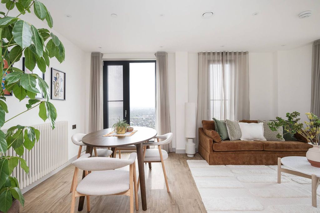 Property photo 1 of 36