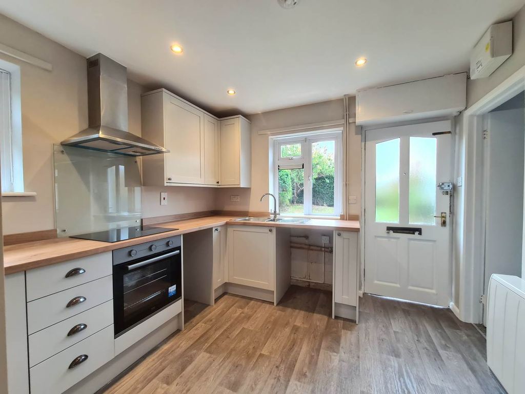 Property photo 2 of 20 Kitchen