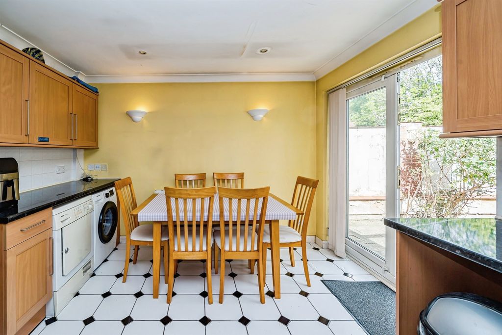 Property photo 3 of 17