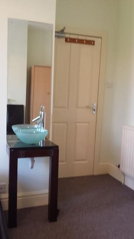 Property photo 3 of 12 Gerrard Street 4.Jpg