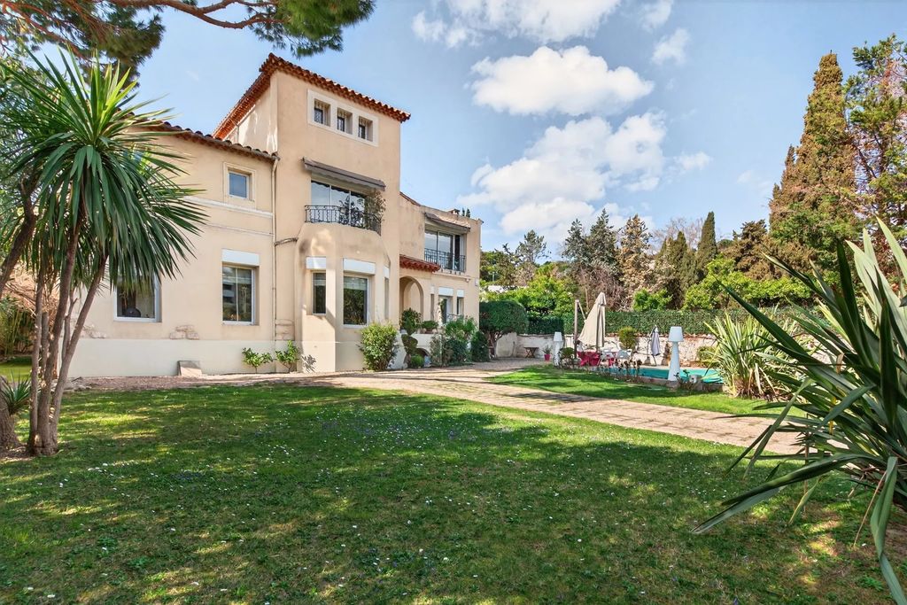 Property photo 2 of 19