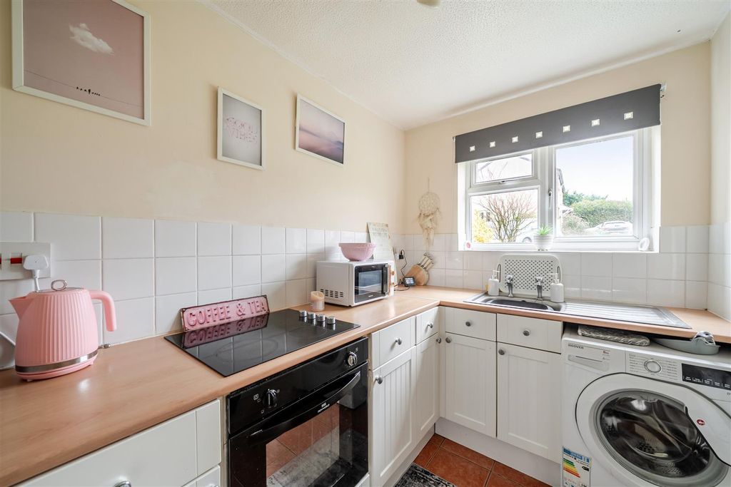 Property photo 2 of 12 Kitchen