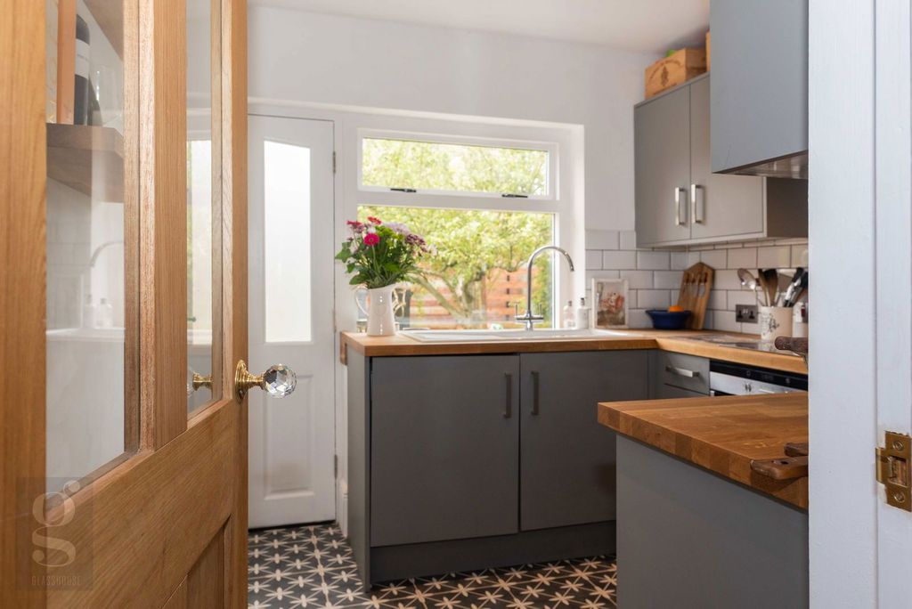 Property photo 3 of 22