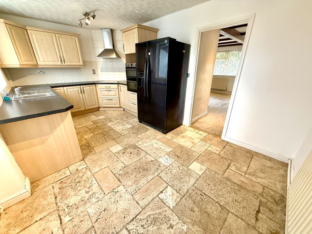 Property photo 3 of 27 3530698