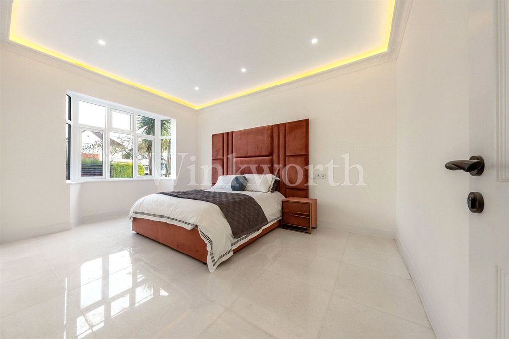 Property photo 3 of 17 Picture No. 31