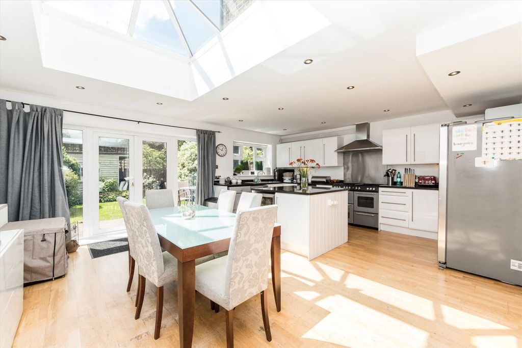 Property photo 2 of 9