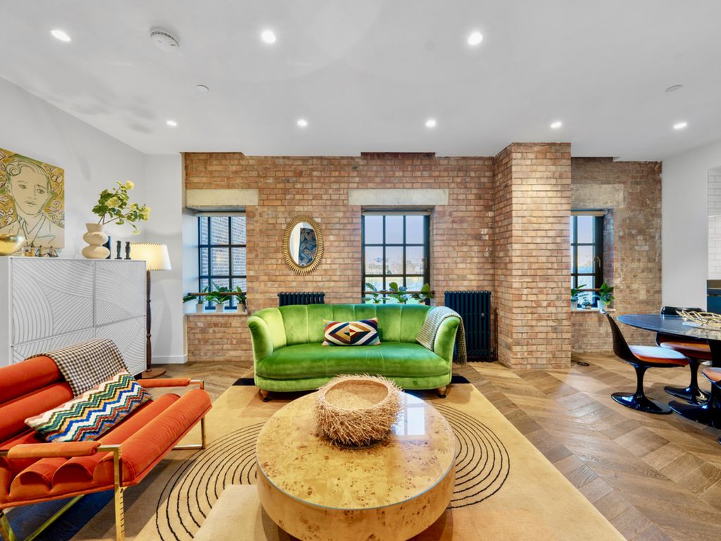 Property photo 1 of 25