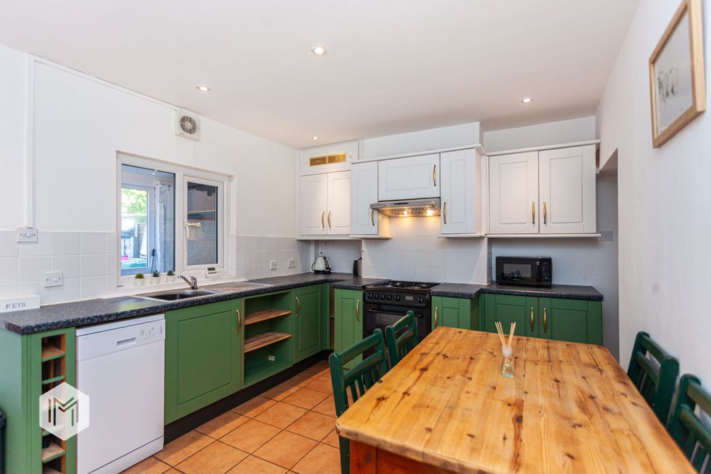 Property photo 2 of 13 Picture No. 12