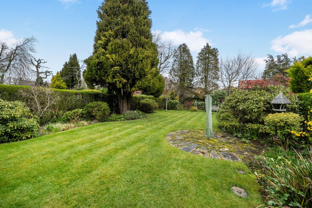 Property photo 2 of 19 Picture No. 17