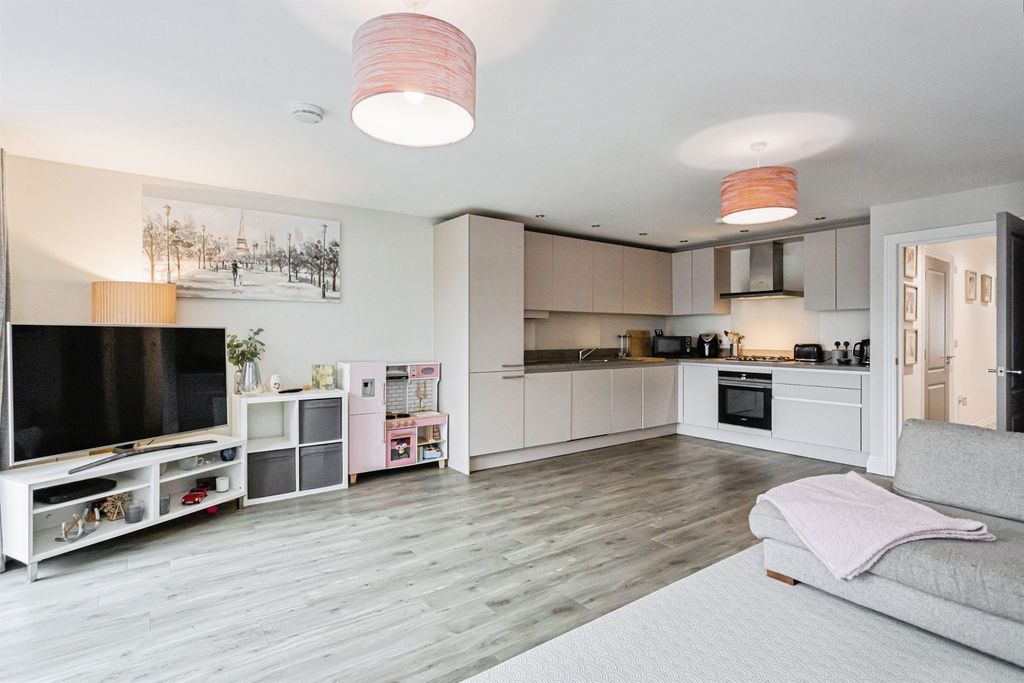 Property photo 3 of 16