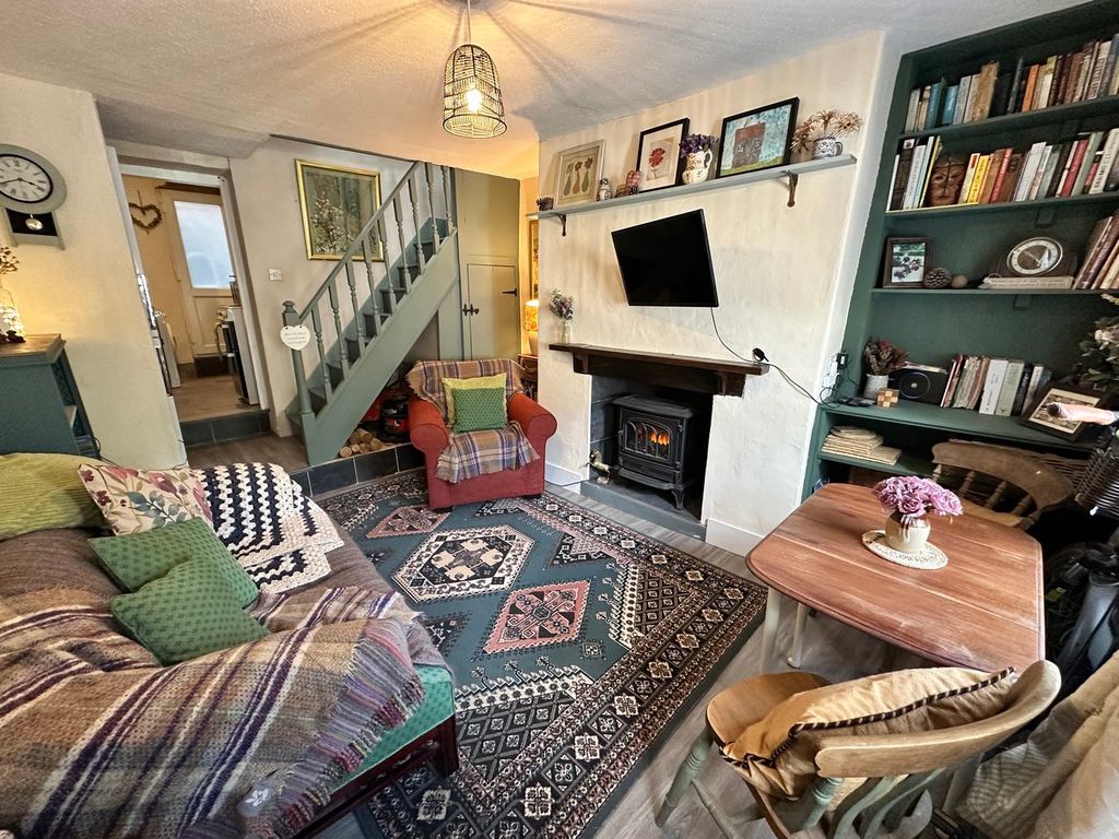 Property photo 2 of 13