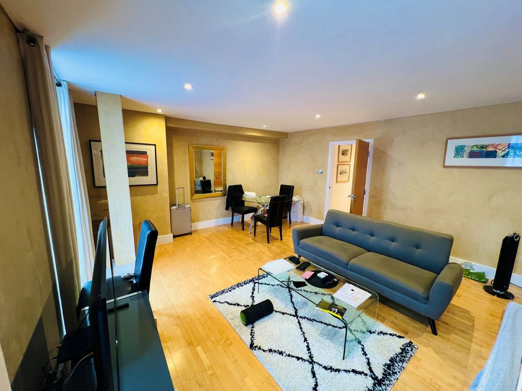 Property photo 2 of 8 Gallery