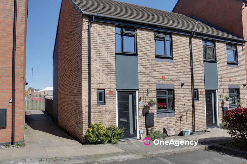 Property photo 1 of 18