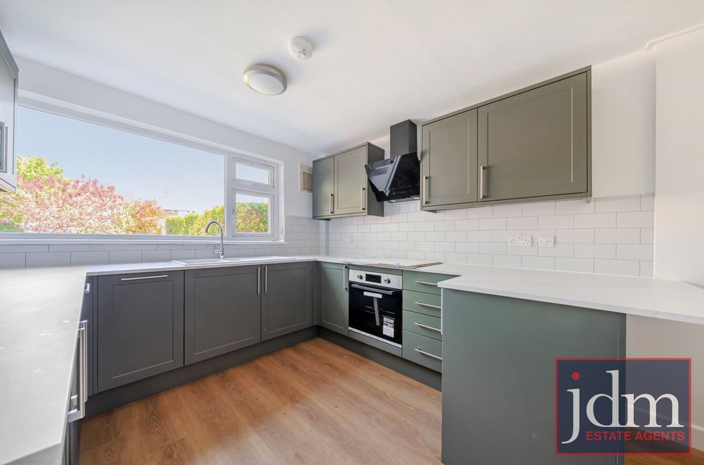 Property photo 1 of 8 Kitchen