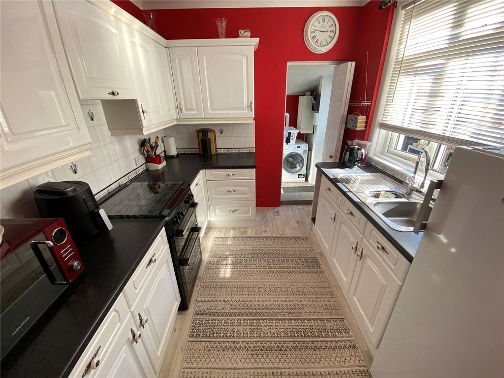 Property photo 3 of 34 Picture No. 14