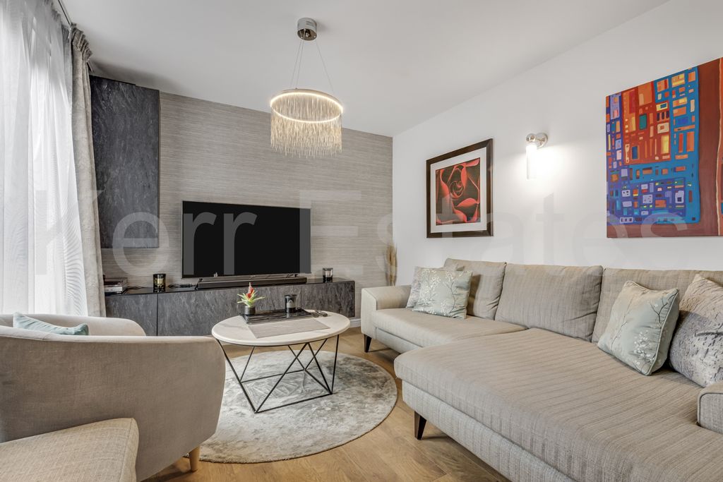 Property photo 2 of 16 Photo 13