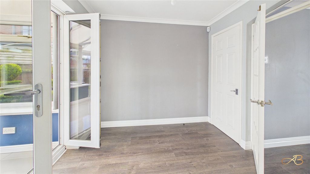 Property photo 3 of 18 Picture No. 13