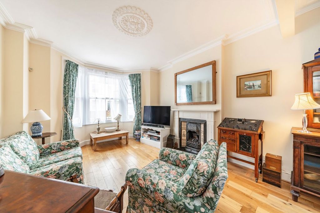 Property photo 2 of 8