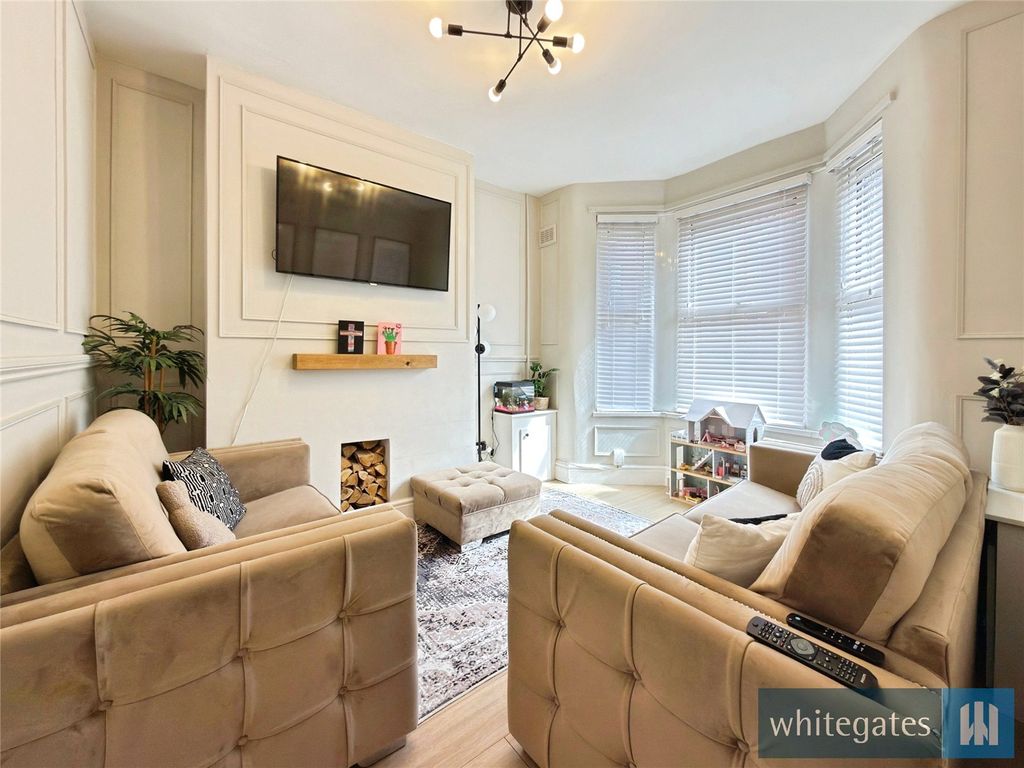 Property photo 3 of 12 Picture No. 05