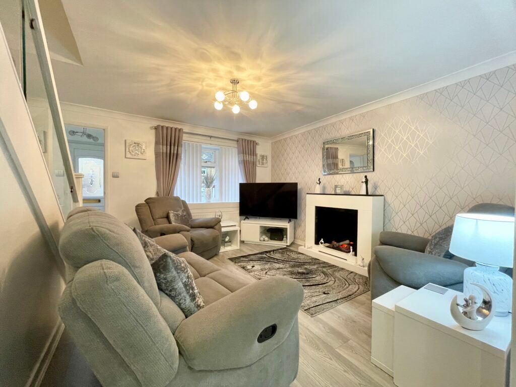 Property photo 3 of 17