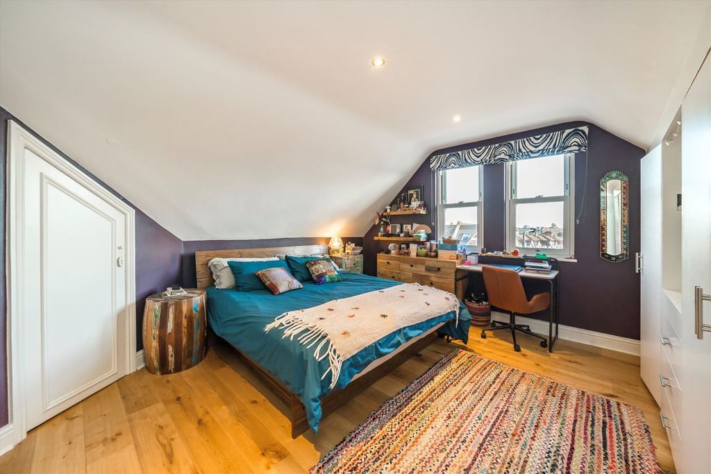 Property photo 3 of 6