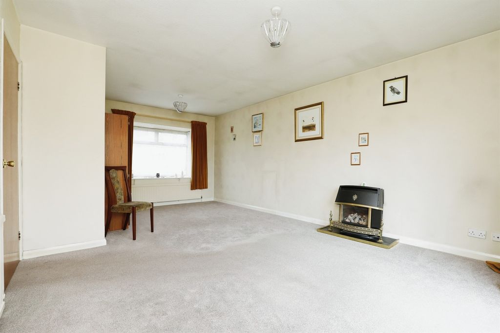 Property photo 3 of 14