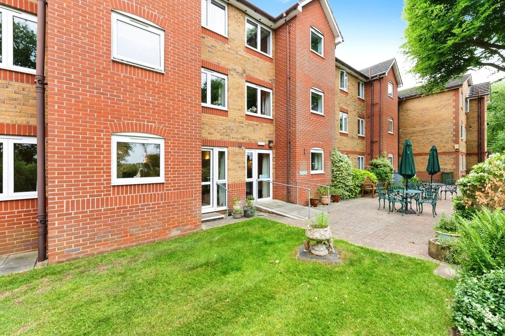Property photo 2 of 16 Picture No. 35