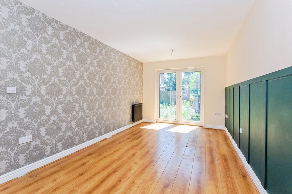 Property photo 2 of 15 Pbox-Img.Jpg