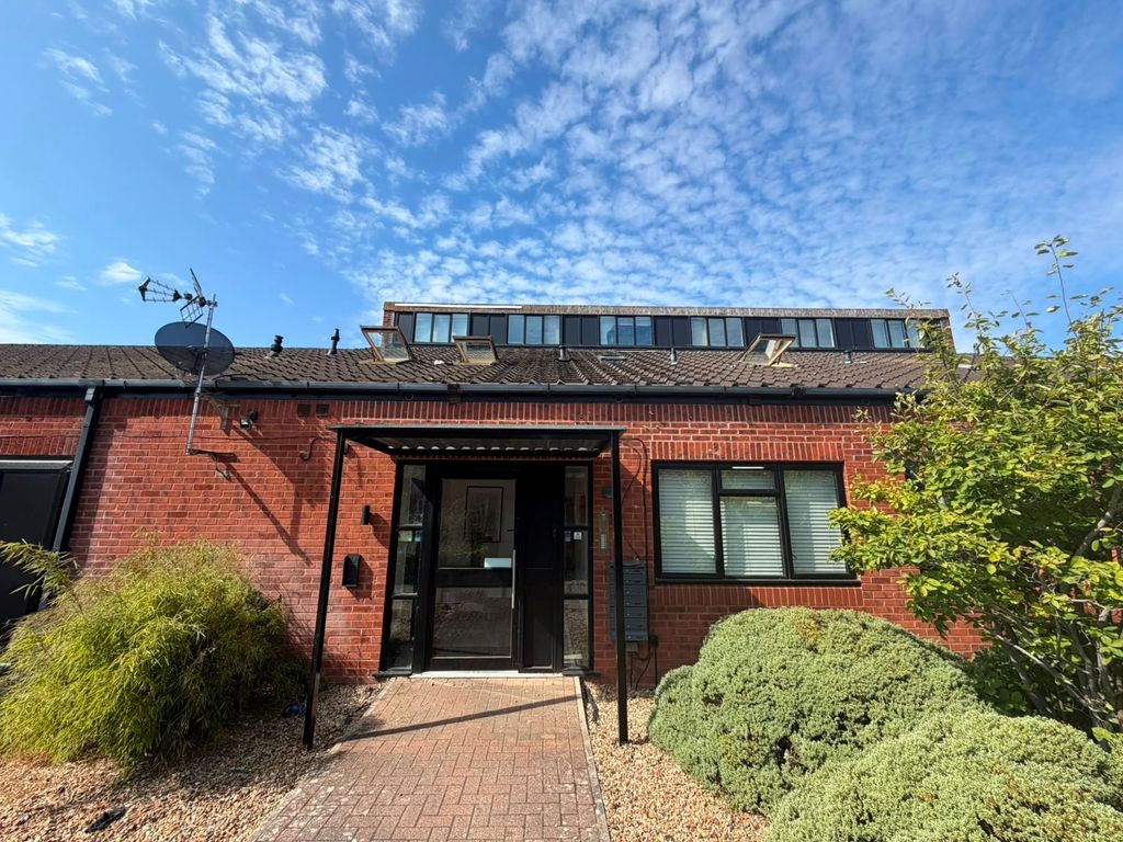 Property photo 1 of 5