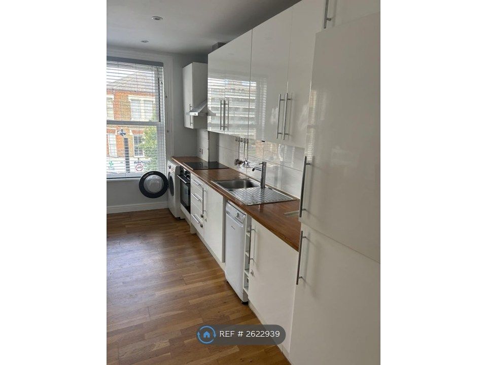 Property photo 3 of 5 Kitchen