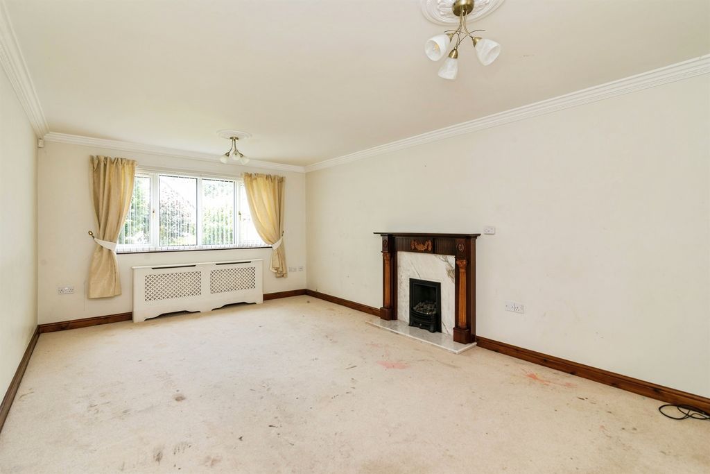 Property photo 3 of 20
