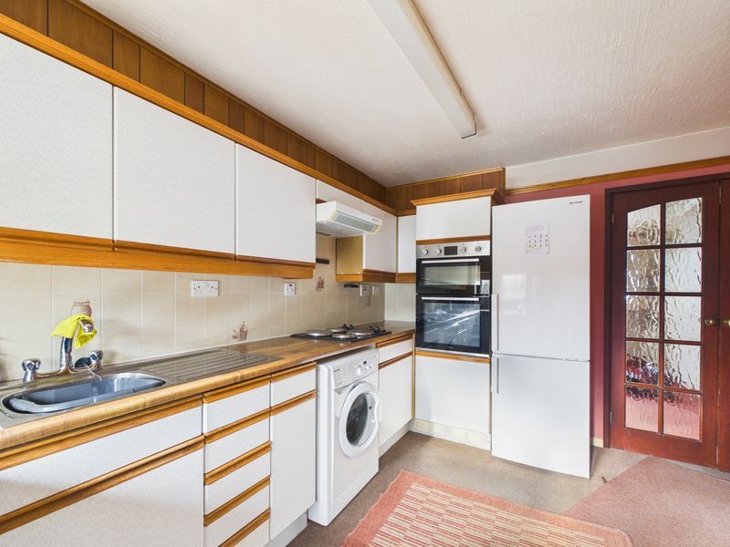 Property photo 2 of 14 Kitchen