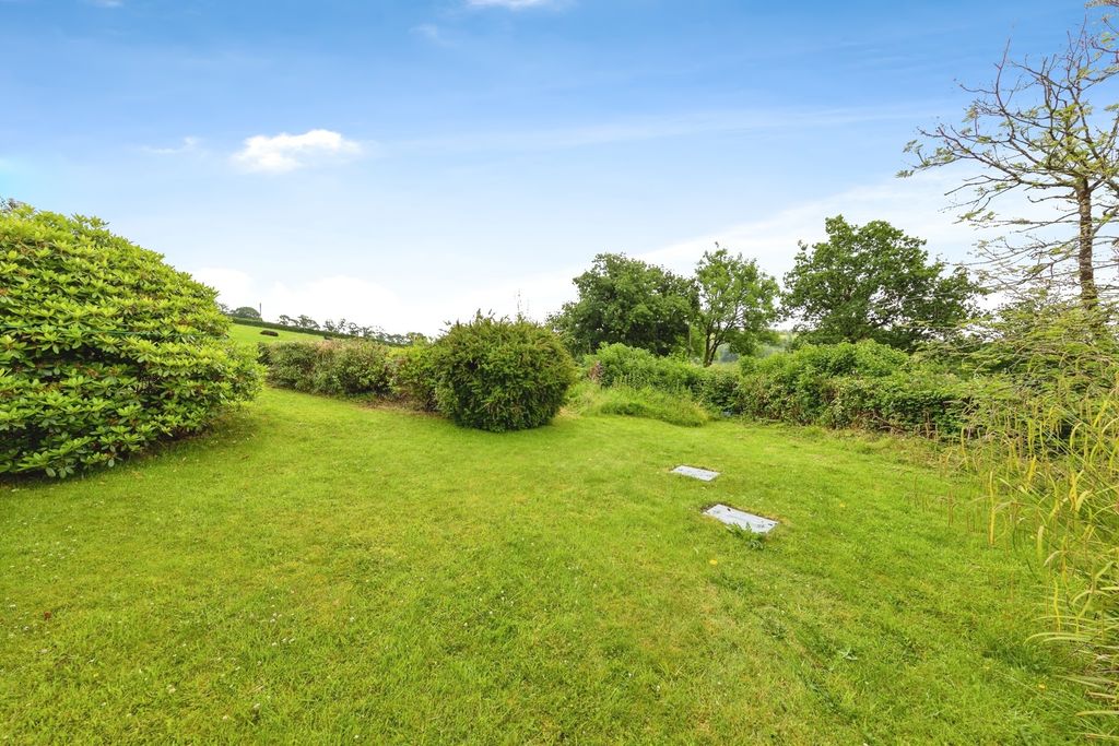 Property photo 2 of 19 Photo