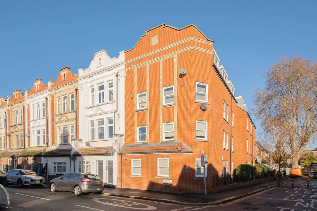 Property photo 2 of 10