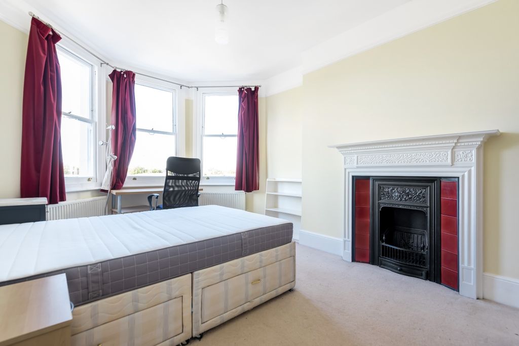 Property photo 3 of 7 779725 (3)