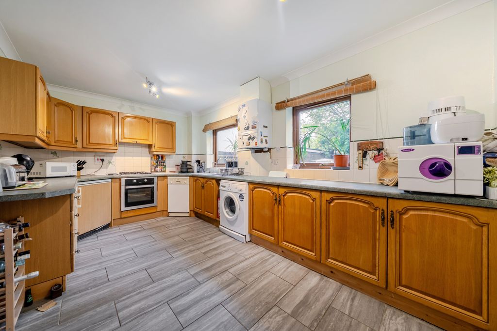 Property photo 2 of 16 Kitchen