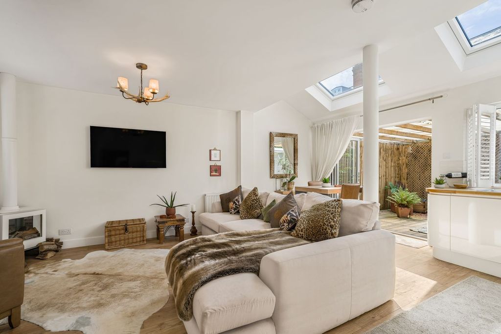 Property photo 2 of 15