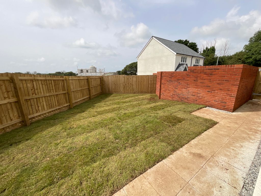 Property photo 2 of 13