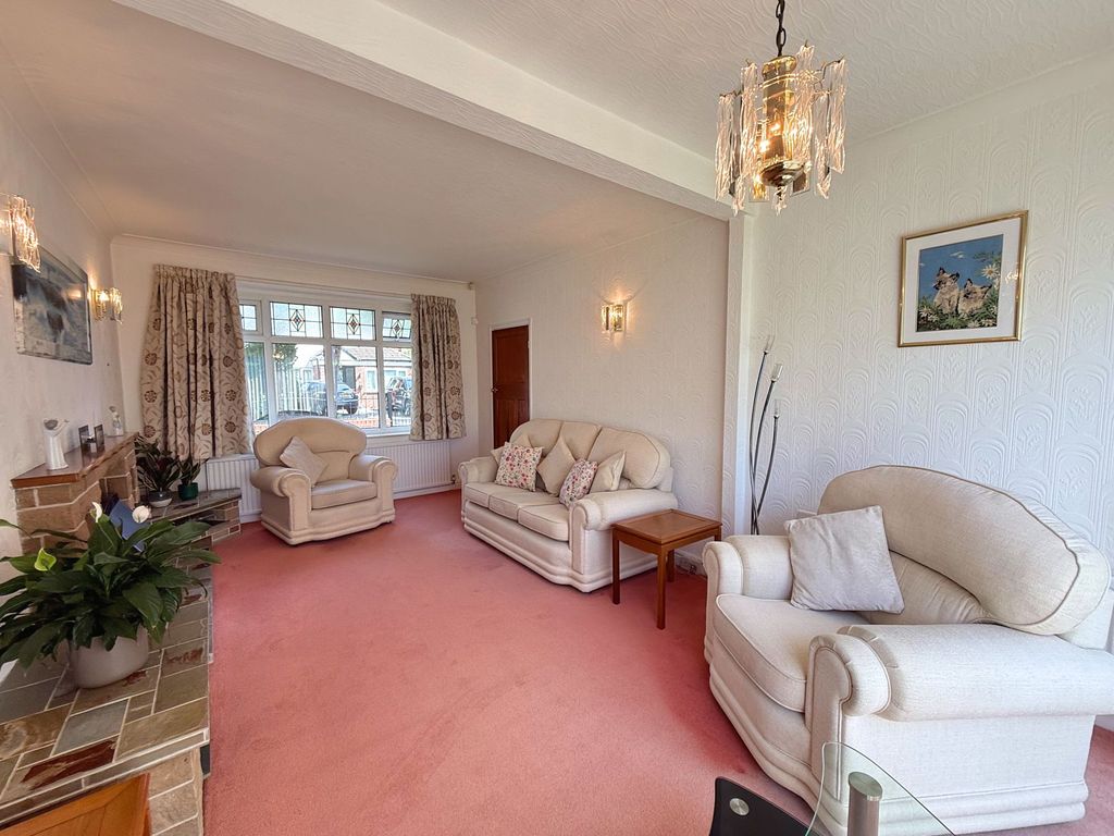 Property photo 3 of 27