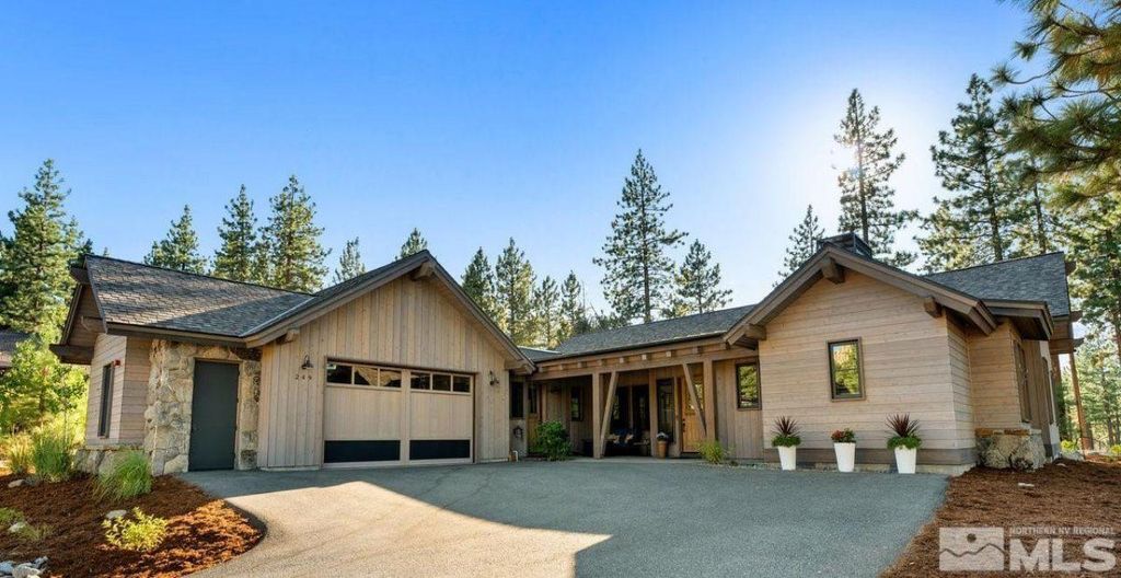 Property photo 1 of 30