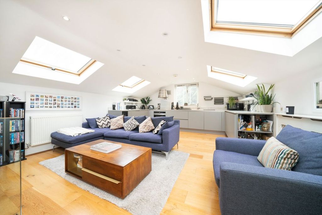 Property photo 1 of 6