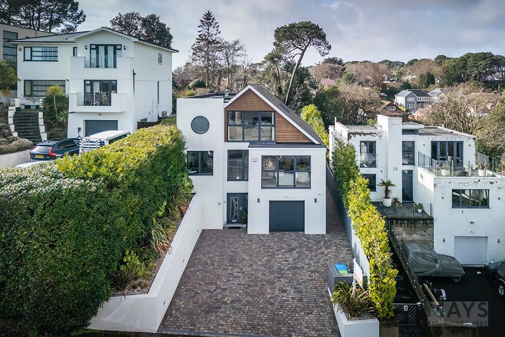 Property photo 1 of 31