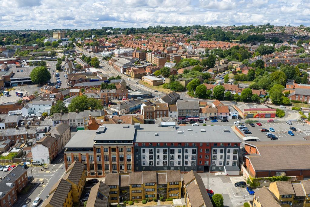 Property photo 1 of 12