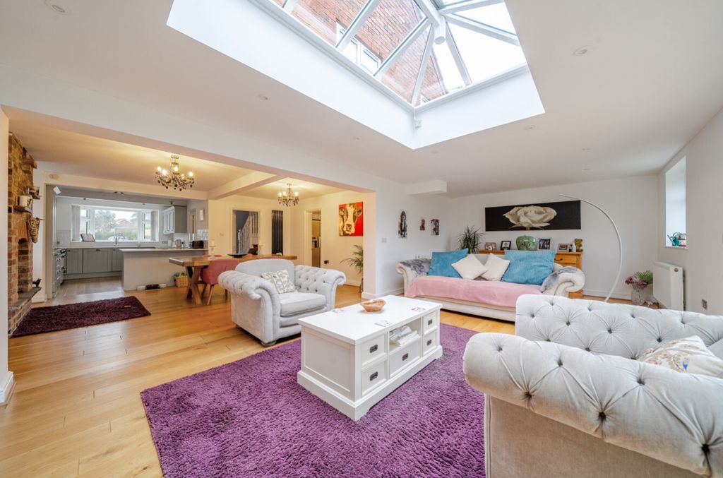 Property photo 2 of 28 1404559-17-6977Afe0Db0Ac